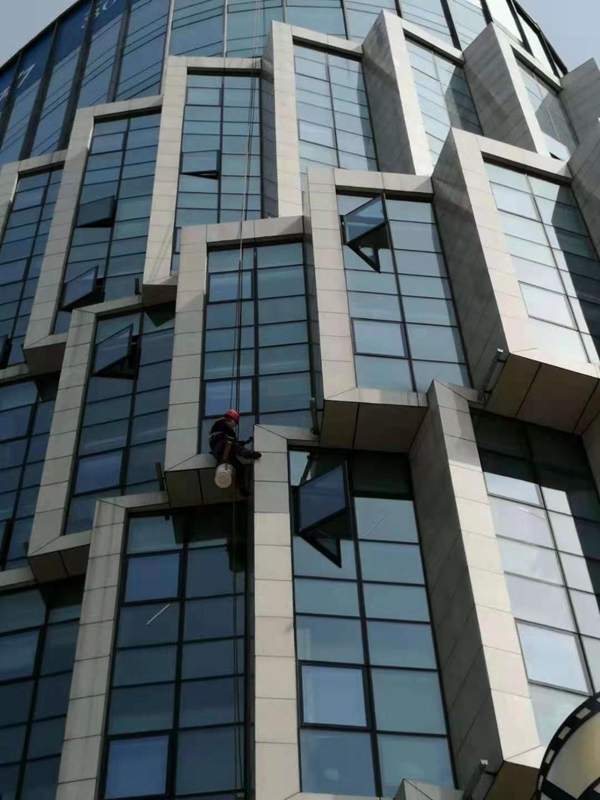 幕墙漏水维修