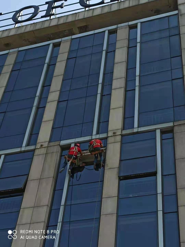 幕墙漏水维修